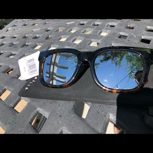 Quay Australia sunglasses mirror square NWT